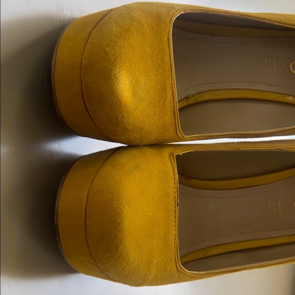 Boho Suede Mustard Yellow Aldo Pumps - Picture 2 of 10